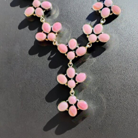 Southwest Cowgirl Pink Conch Shell Cluster Sterling Silver Lariat Necklace - Picture 3 of 9